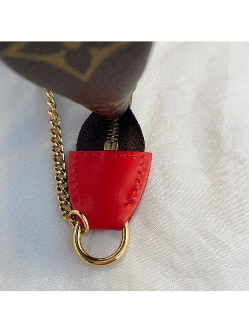 𝅺LOUIS Vuitton Christmas 2020 mini pochette access - Picture 9 of 13